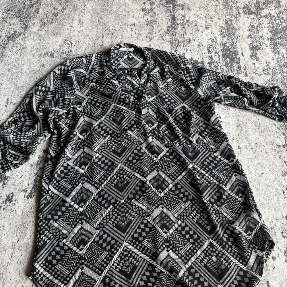 Lush Black and Gray Geometric Button Down Shirt